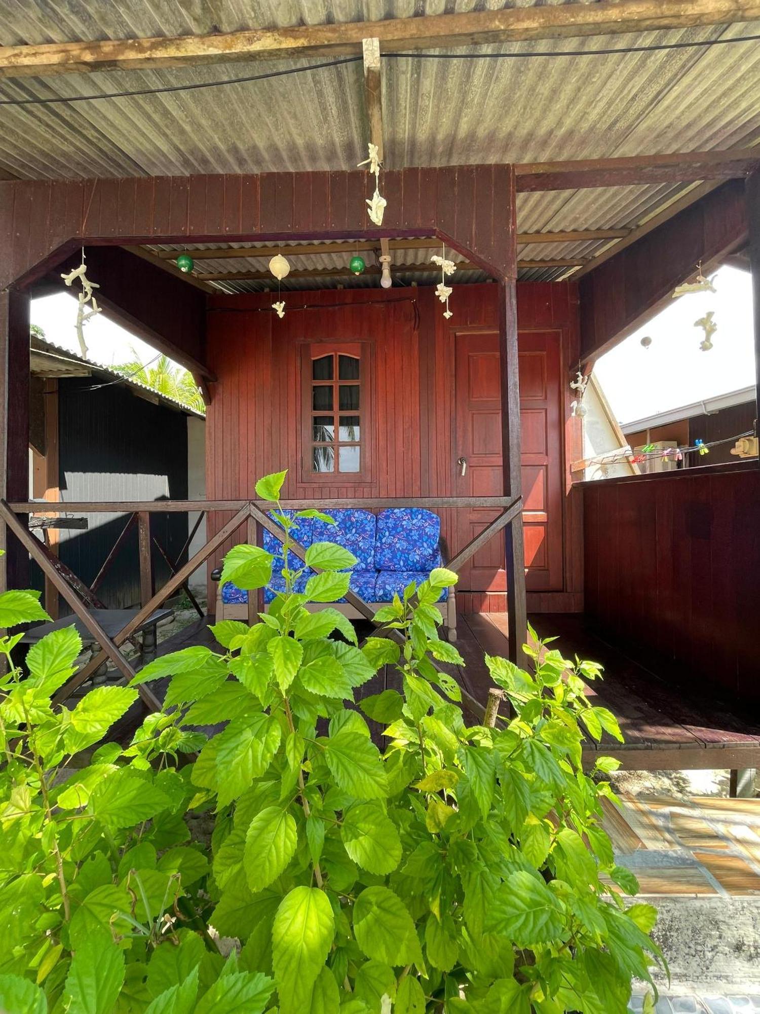Bushman Tioman Hotel Kampong Juara Exterior photo