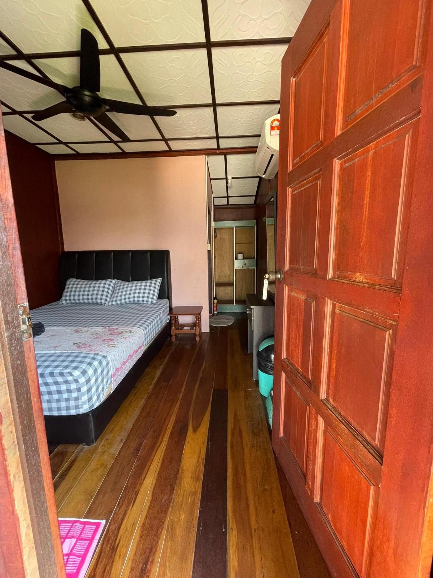 Bushman Tioman Hotel Kampong Juara Exterior photo